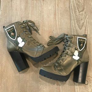 Steve Madden Laurie Combat Boot Size 7.5
